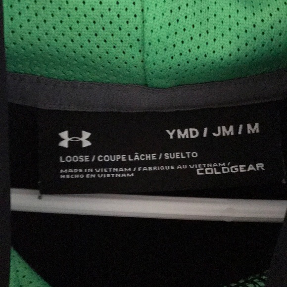 I’m selling a black under armor sweatshirt. - Picture 3 of 3